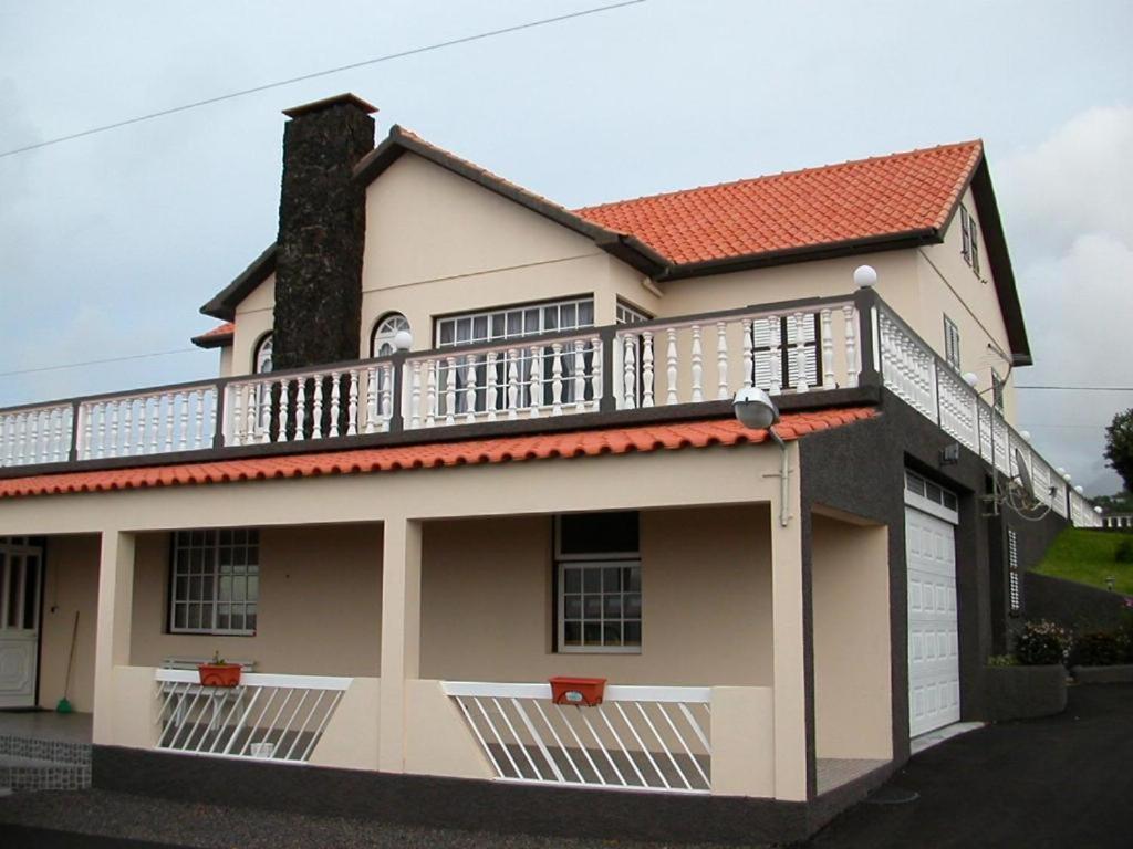 Moradia Familiar Novavista - T3 Hostel Madalena  Luaran gambar