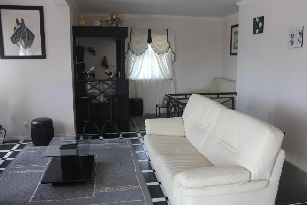 Moradia Familiar Novavista - T3 Hostel Madalena  Luaran gambar