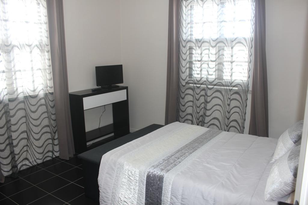 Moradia Familiar Novavista - T3 Hostel Madalena  Luaran gambar